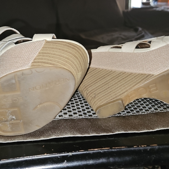 BCBG(eneration) Wedges - Picture 7 of 8